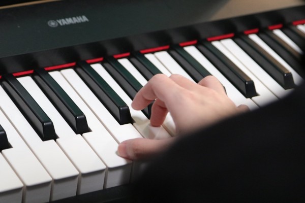 流行鋼琴！一對一成人流行曲電子琴課程 (8堂)